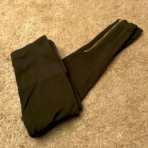 SPANX LOOK AT ME NOW SEAMLESS SIDE ZIP LEGGINGs